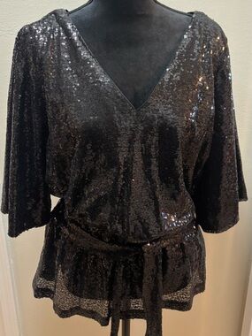 BOLD elements Black Sequined V-Neck Peplum Top
